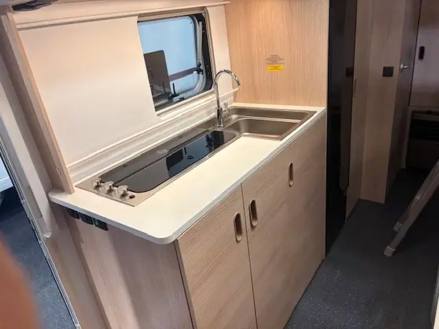 Küche des Adria Aviva 522 PT